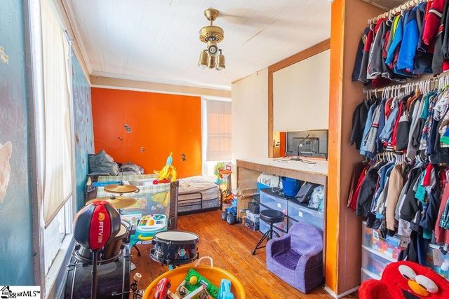 419 Academy Street, Laurens, SC 29360