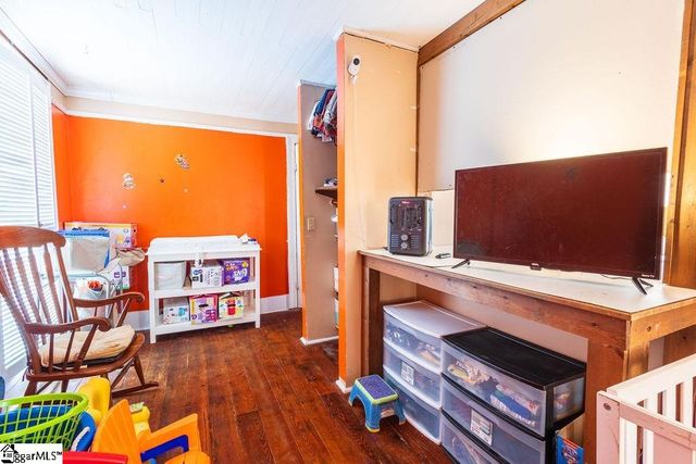 419 Academy Street, Laurens, SC 29360