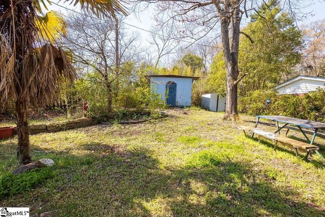 419 Academy Street, Laurens, SC 29360