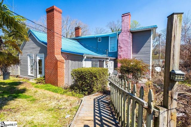 419 Academy Street, Laurens, SC 29360