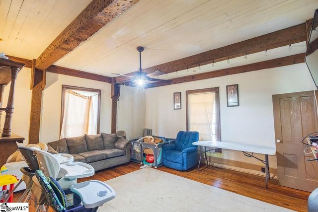 419 Academy Street, Laurens, SC 29360