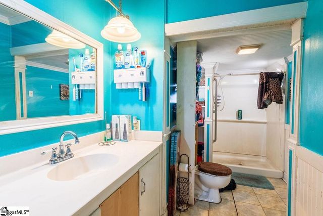 419 Academy Street, Laurens, SC 29360