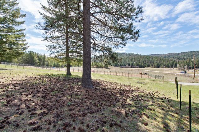 7333 Spring Valley Rd, Newport, WA 99156