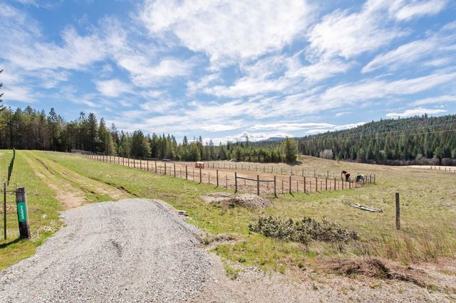 7333 Spring Valley Rd, Newport, WA 99156