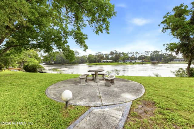 7484 SPINOLA Road, Jacksonville, FL 32217