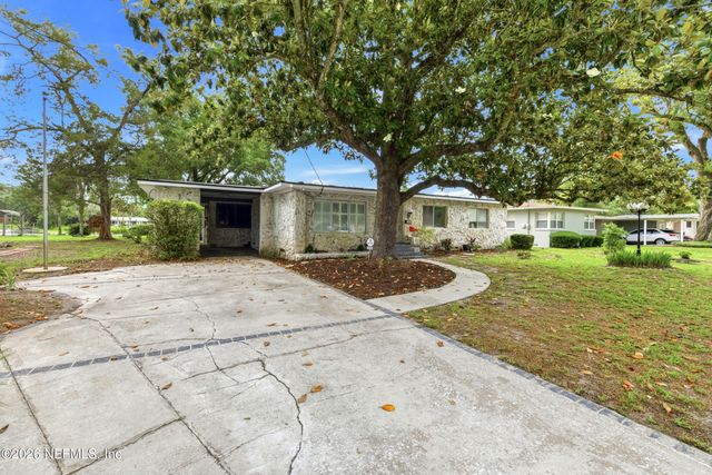 7484 SPINOLA Road, Jacksonville, FL 32217
