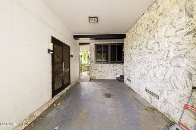 7484 SPINOLA Road, Jacksonville, FL 32217