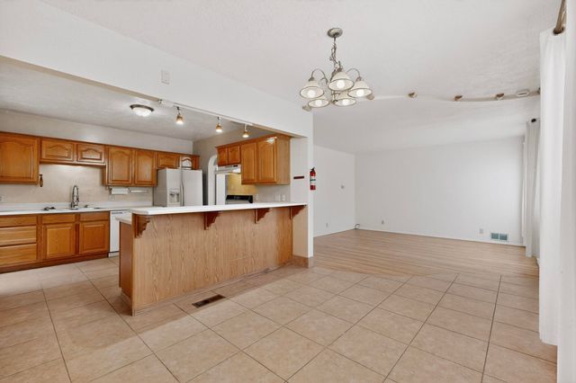 1804 Illinois Street NE, Albuquerque, NM 87110