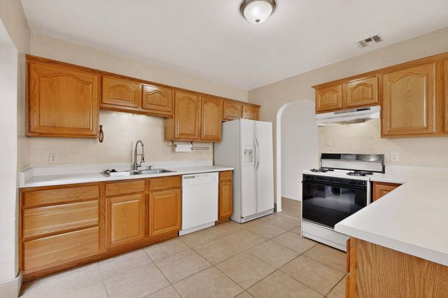 1804 Illinois Street NE, Albuquerque, NM 87110