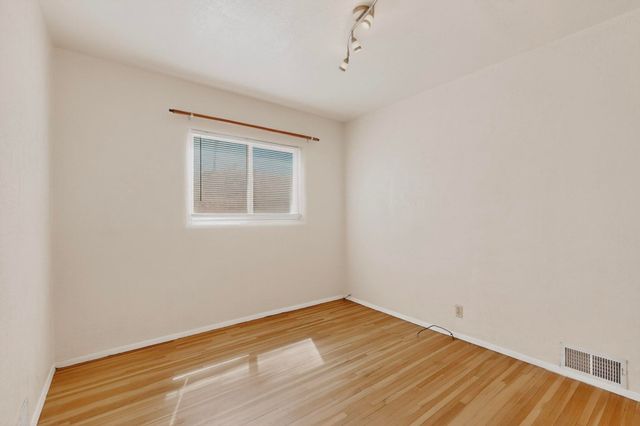 1804 Illinois Street NE, Albuquerque, NM 87110
