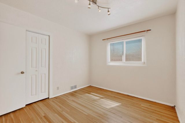 1804 Illinois Street NE, Albuquerque, NM 87110
