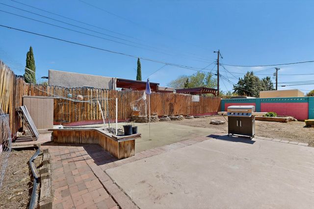 1804 Illinois Street NE, Albuquerque, NM 87110