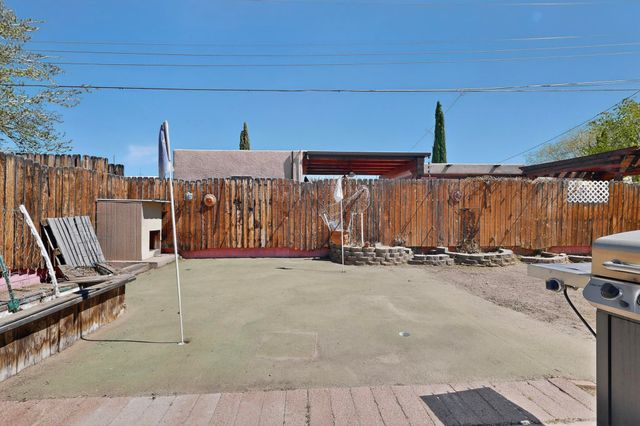 1804 Illinois Street NE, Albuquerque, NM 87110