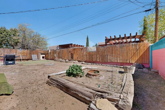 1804 Illinois Street NE, Albuquerque, NM 87110