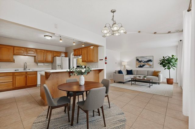 1804 Illinois Street NE, Albuquerque, NM 87110