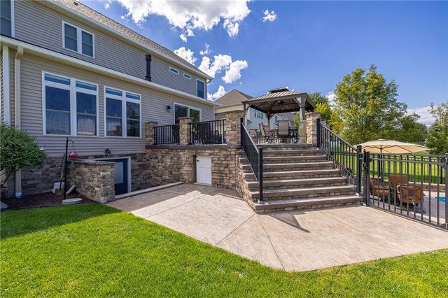 112 Triple Diamond, Penfield, NY 14580