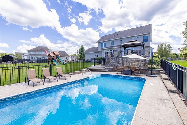 112 Triple Diamond, Penfield, NY 14580