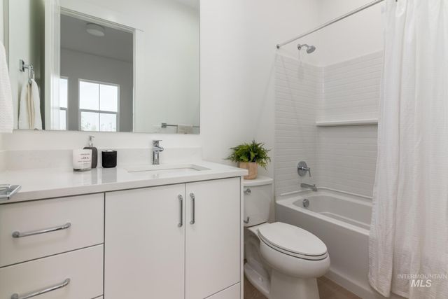 2616 N Leatherwood Ave, Star, ID 83669