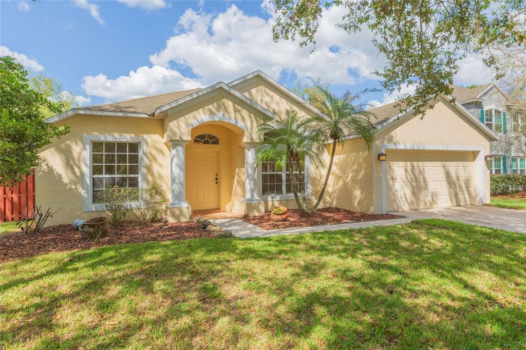 Image 2 of property listing at 304 APACHE LANE, Seffner, FL 33584