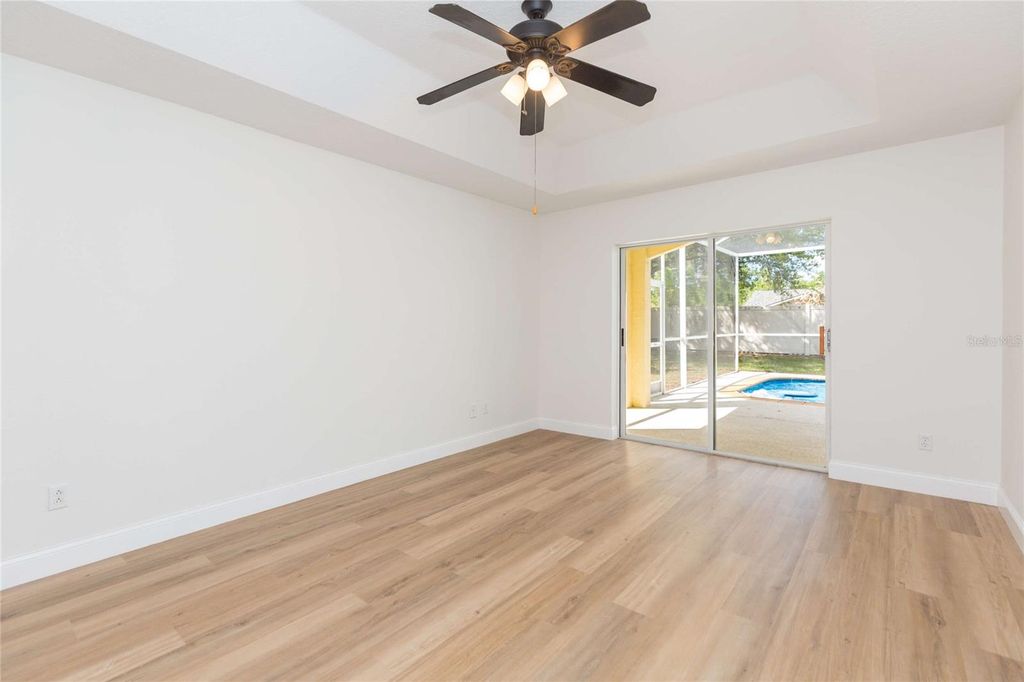 Image 20 of property listing at 304 APACHE LANE, Seffner, FL 33584