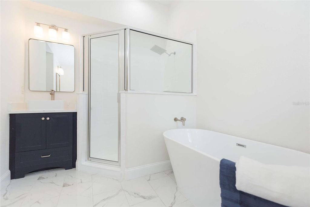 Image 25 of property listing at 304 APACHE LANE, Seffner, FL 33584