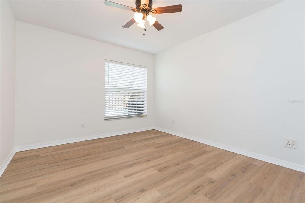 Image 30 of property listing at 304 APACHE LANE, Seffner, FL 33584