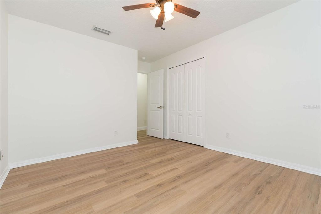 Image 31 of property listing at 304 APACHE LANE, Seffner, FL 33584