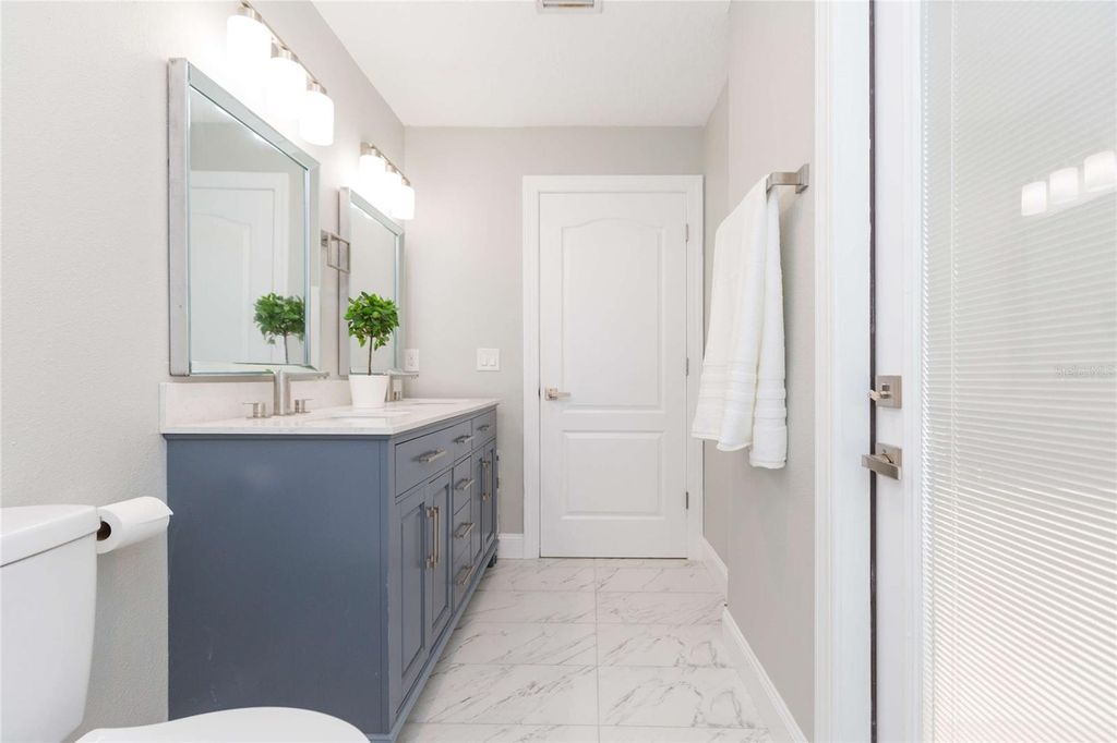 Image 35 of property listing at 304 APACHE LANE, Seffner, FL 33584