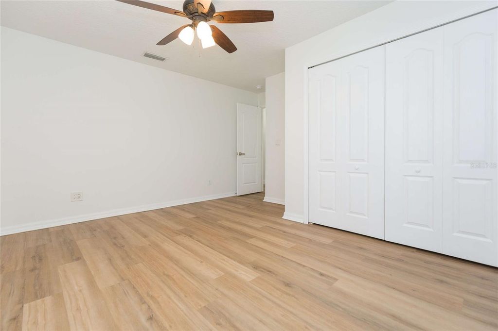 Image 37 of property listing at 304 APACHE LANE, Seffner, FL 33584