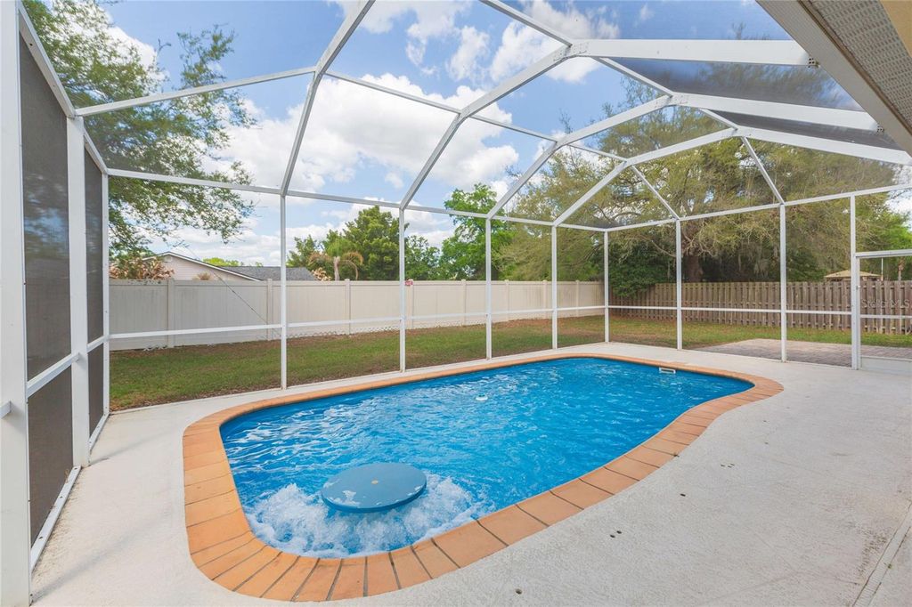 Image 40 of property listing at 304 APACHE LANE, Seffner, FL 33584