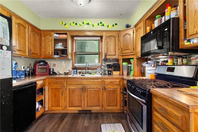 16409 E 31st Terrace S, Independence, MO 64055