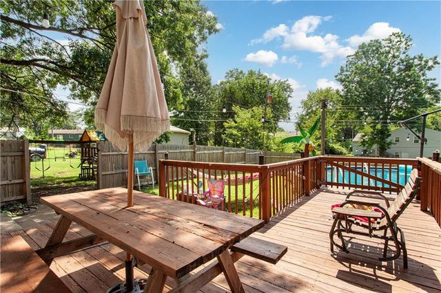 16409 E 31st Terrace S, Independence, MO 64055