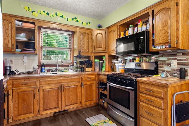 16409 E 31st Terrace S, Independence, MO 64055