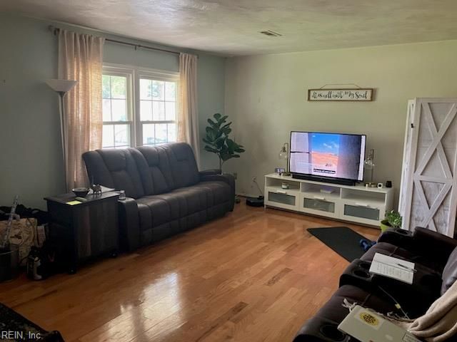 753 Churchill DR, Virginia Beach, VA 23464