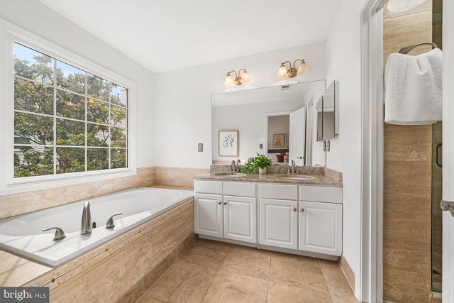 3913 CHARLES AVE, Alexandria, VA 22305