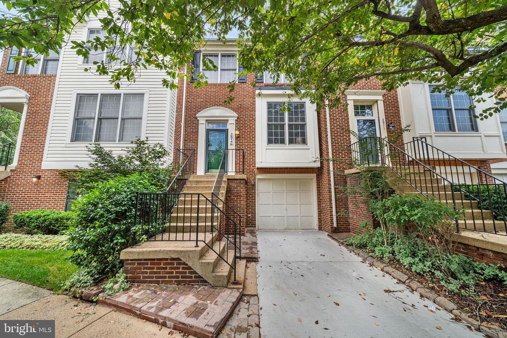 3913 CHARLES AVE, Alexandria, VA 22305