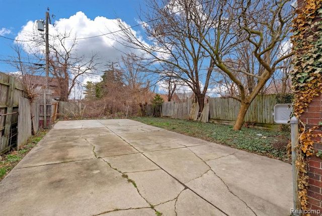 11437 Kenmoor Street, Detroit, MI 48205