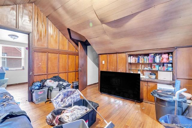 11437 Kenmoor Street, Detroit, MI 48205