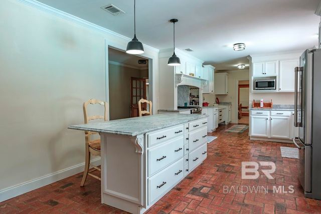 14301 S Wintzell Avenue, Bayou La Batre, AL 36509