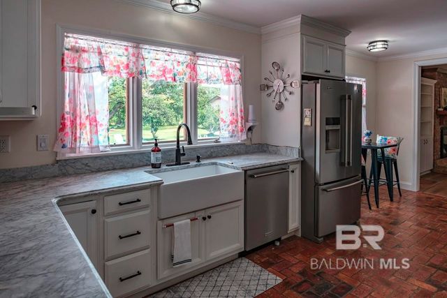14301 S Wintzell Avenue, Bayou La Batre, AL 36509