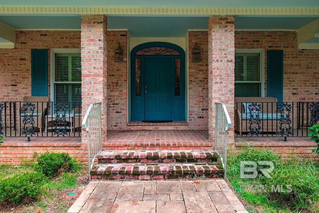 14301 S Wintzell Avenue, Bayou La Batre, AL 36509