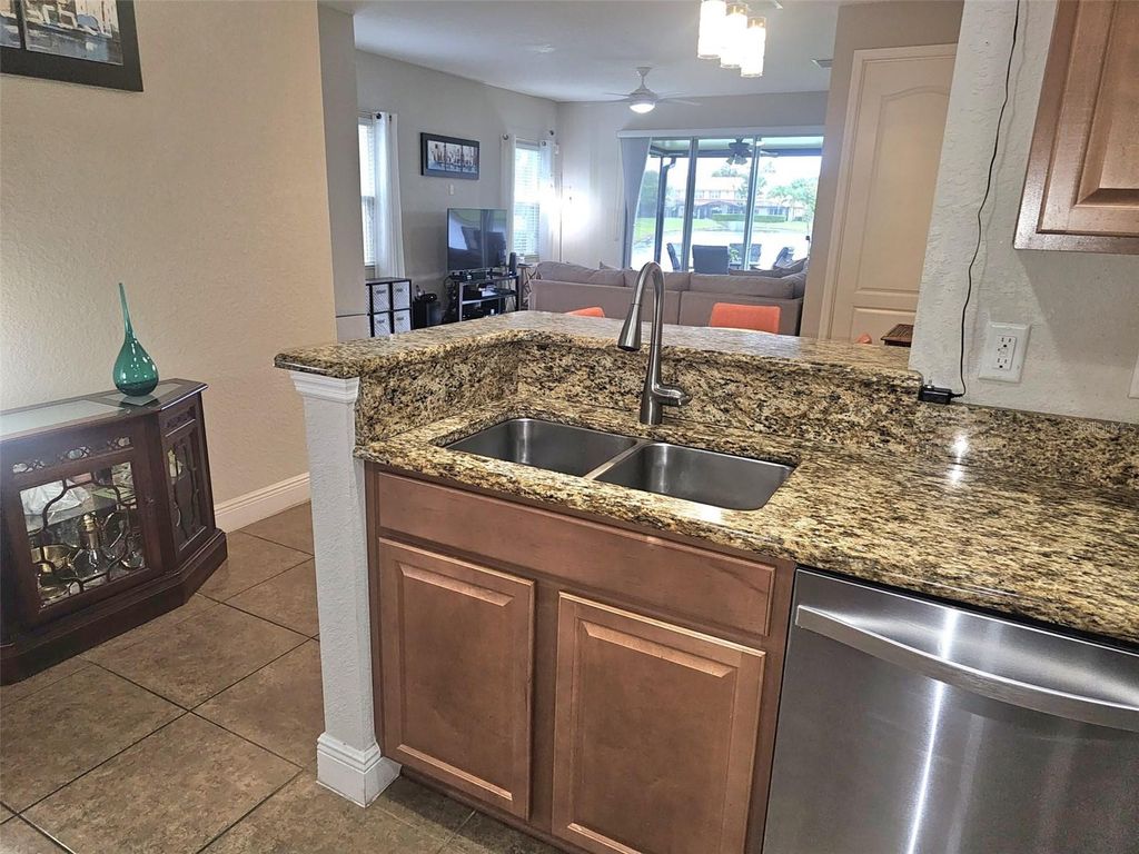 Image 13 of property listing at 10742 BELFRY CIRCLE, Orlando, FL 32832