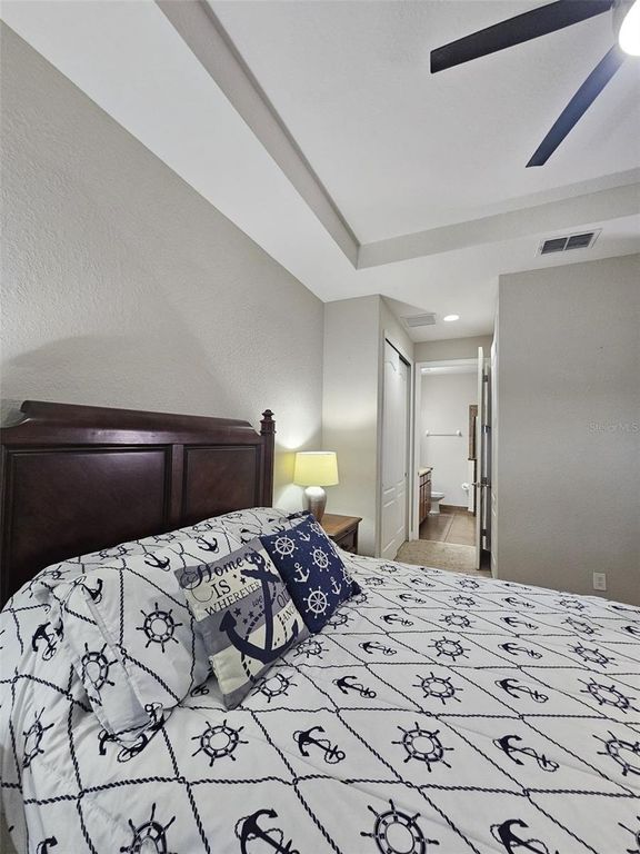 Image 18 of property listing at 10742 BELFRY CIRCLE, Orlando, FL 32832