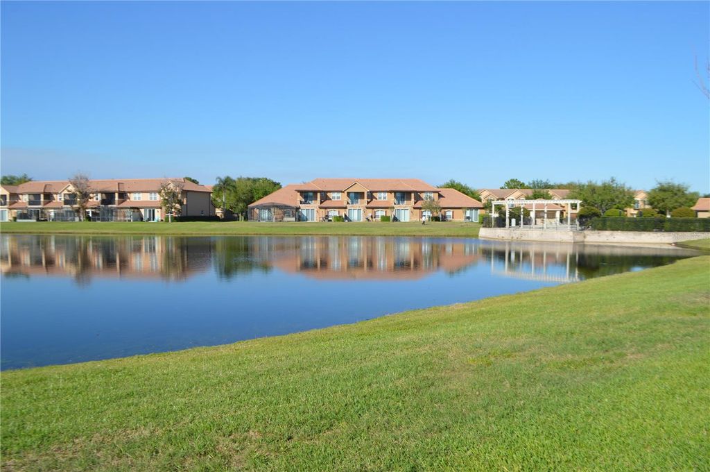 Image 5 of property listing at 10742 BELFRY CIRCLE, Orlando, FL 32832