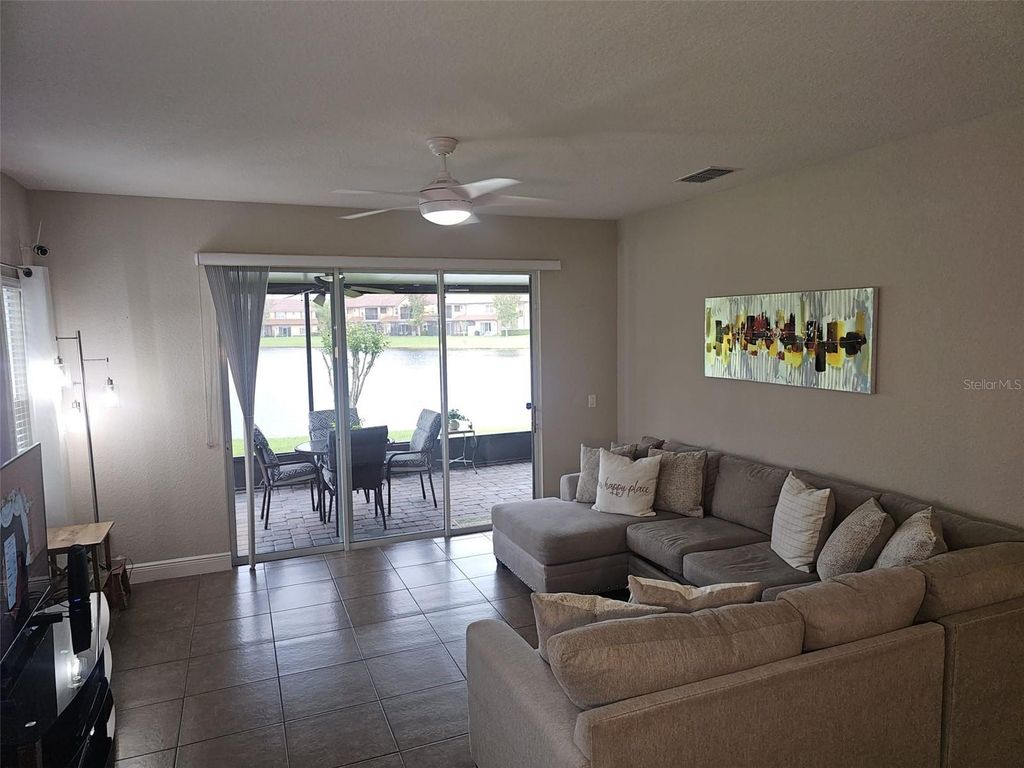 Image 7 of property listing at 10742 BELFRY CIRCLE, Orlando, FL 32832