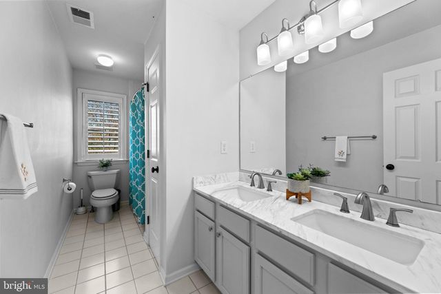 3 UNION ST, Robbinsville, NJ 08691