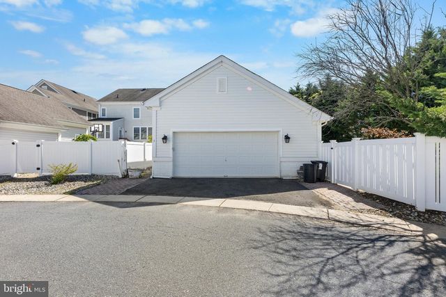 3 UNION ST, Robbinsville, NJ 08691