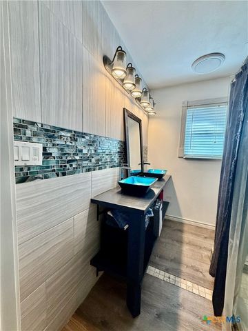 1922 Shofner Drive, Port Lavaca, TX 77979