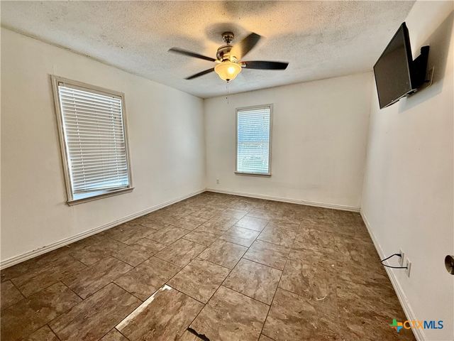 1922 Shofner Drive, Port Lavaca, TX 77979