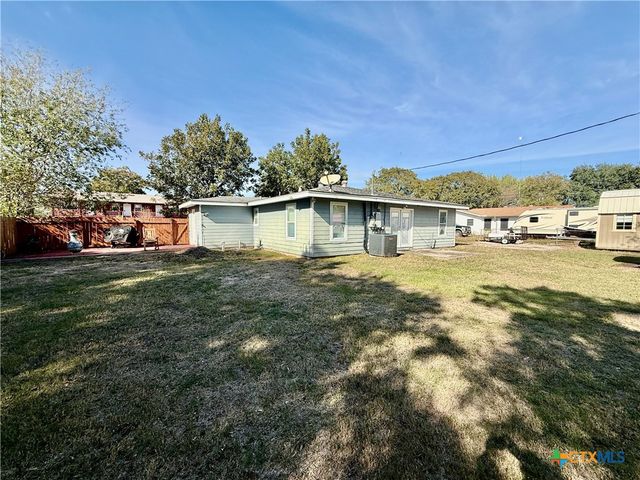 1922 Shofner Drive, Port Lavaca, TX 77979